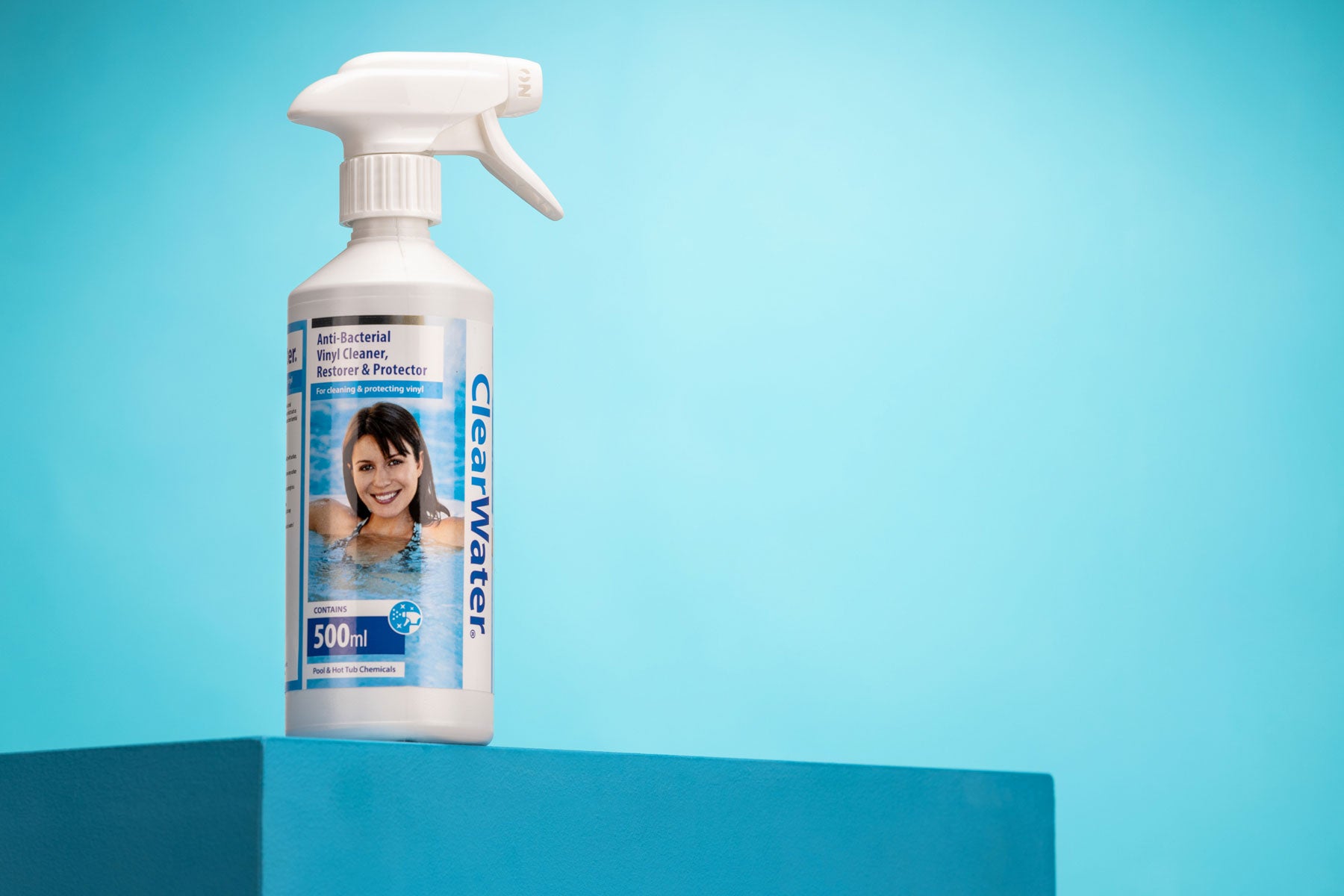 cleaner for the outside of pools and hot tubs