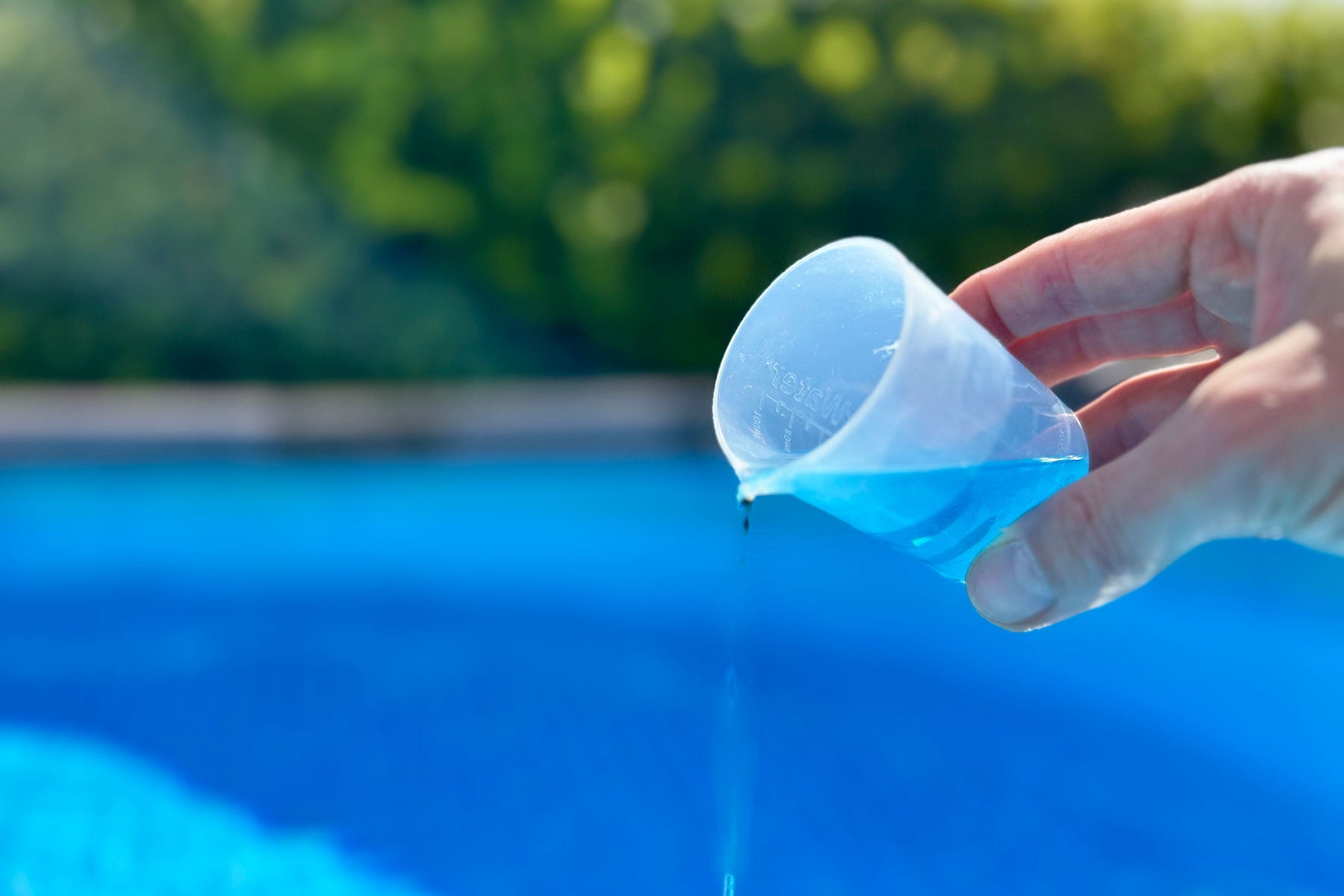Liquid algaecide for pools